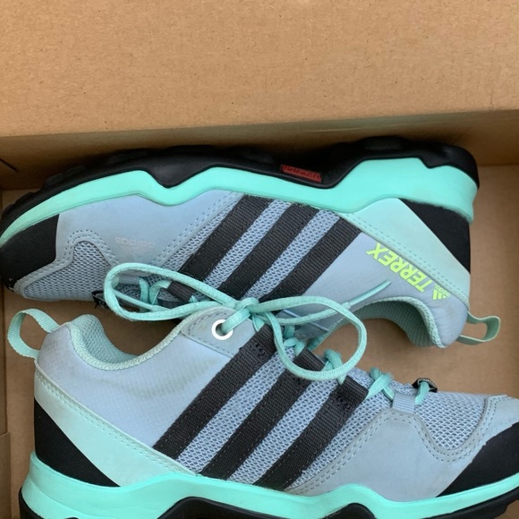 Kids adidas Terrex AX2R Hiking Shoe - Picture 3 of 10